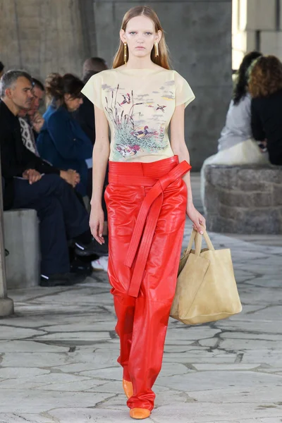 Look 14
